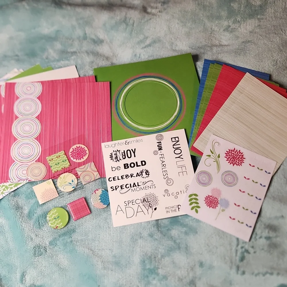 Creative Memories Paper Album Kit- Bright Blooms theme